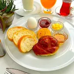 A Mem Of Royal Group Kaya Royal - 24 Coffees And Tea Are Free - Day Enjoy Coffees Or Tea With Sea View Terrace 3* Istanbul