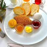Hotell A Mem Of Royal Group Kaya Royal - 24 Coffees And Tea Are Free - Day Enjoy Coffees Or Tea With Sea View Terrace Istanbul