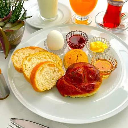 A Mem Of Royal Group Kaya Royal - 24 Coffees And Tea Are Free - Day Enjoy Coffees Or Tea With Sea View Terrace 3* Istanbul